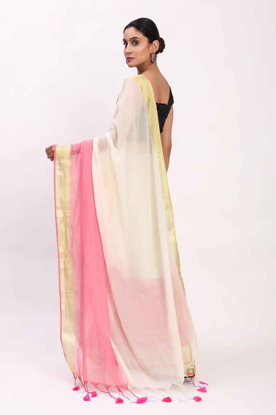 Lighter synthetic saree with shining border