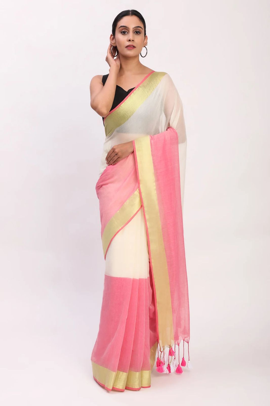 Lighter synthetic saree with shining border