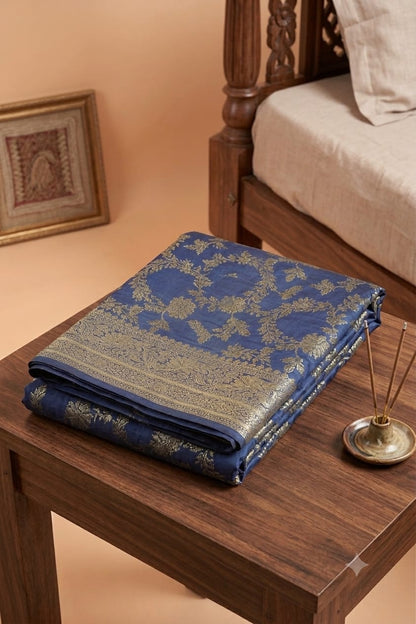 Fountainan jari with mixture of silk and cotton fabrics