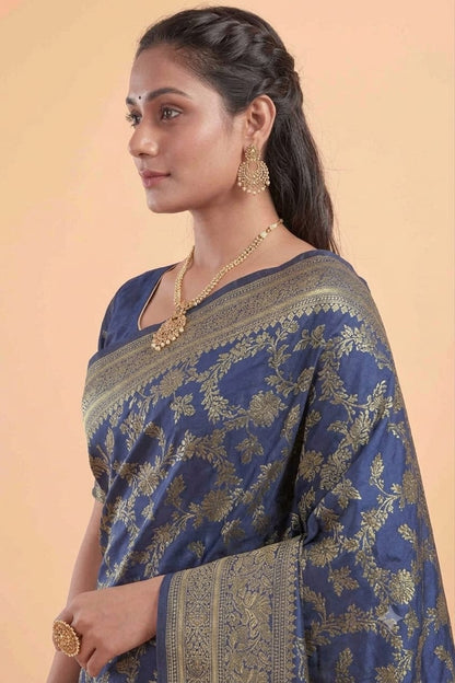 Fountainan jari with mixture of silk and cotton fabrics