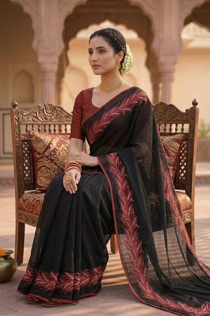 Black georgette plain Saree with boundary enhancing the nature